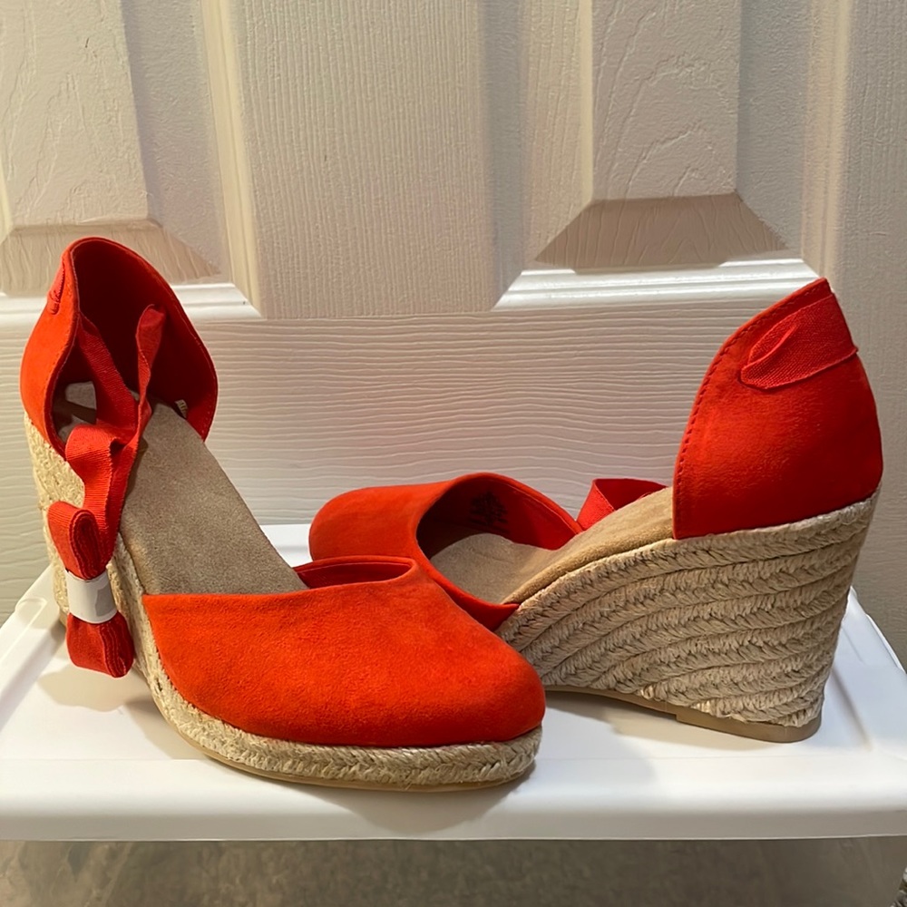 Old Navy Tie-Up Wedges